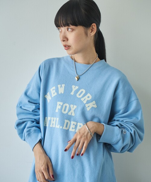 PENNEYS（ぺニーズ）の「【1枚で存在感アップ】PENNEYS（ぺニーズ）別注裏毛ロゴスウェット（スウェット・レディース・ライトグレー/ライトブルー/ダークグレー/ナチュラル・M/L）」の18枚目の写真