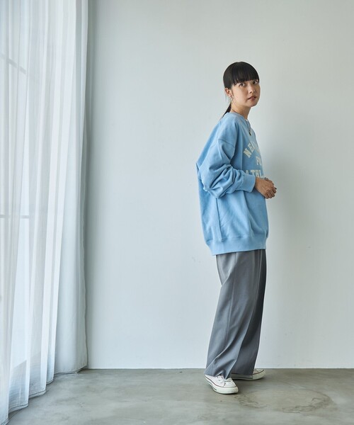 PENNEYS（ぺニーズ）の「【1枚で存在感アップ】PENNEYS（ぺニーズ）別注裏毛ロゴスウェット（スウェット・レディース・ライトグレー/ライトブルー/ダークグレー/ナチュラル・M/L）」の20枚目の写真