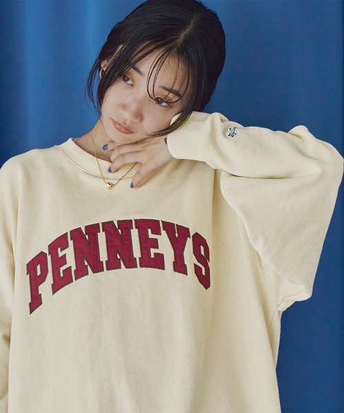 PENNEYS（ぺニーズ）の「【1枚で存在感アップ】PENNEYS（ぺニーズ）別注裏毛ロゴスウェット（スウェット・レディース・ライトグレー/ライトブルー/ダークグレー/ナチュラル・M/L）」の5枚目の写真