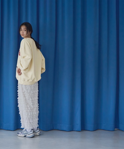 PENNEYS（ぺニーズ）の「【1枚で存在感アップ】PENNEYS（ぺニーズ）別注裏毛ロゴスウェット（スウェット・レディース・ライトグレー/ライトブルー/ダークグレー/ナチュラル・M/L）」の7枚目の写真