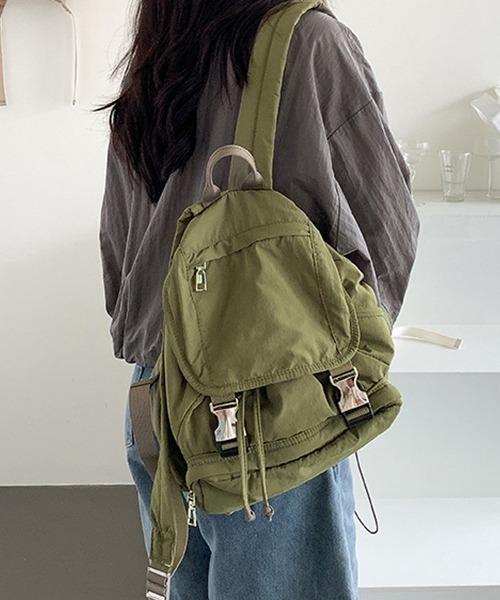 c.u.l（シーユーエル）の「ナイロン メタルバックルリュックサック バックパック cula992（バックパック/リュック・レディース・ベージュ/レッド/ブルー/シルバー/ブラック/カーキ/ライトベージュ・FREE）」の4枚目の写真