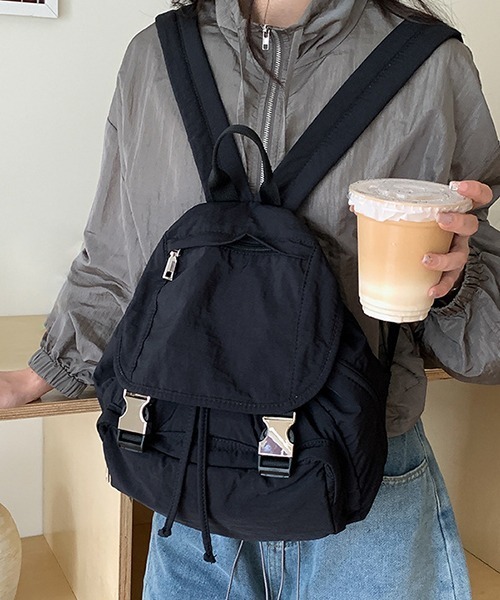 c.u.l（シーユーエル）の「ナイロン メタルバックルリュックサック バックパック cula992（バックパック/リュック・レディース・ベージュ/レッド/ブルー/シルバー/ブラック/カーキ/ライトベージュ・FREE）」の8枚目の写真
