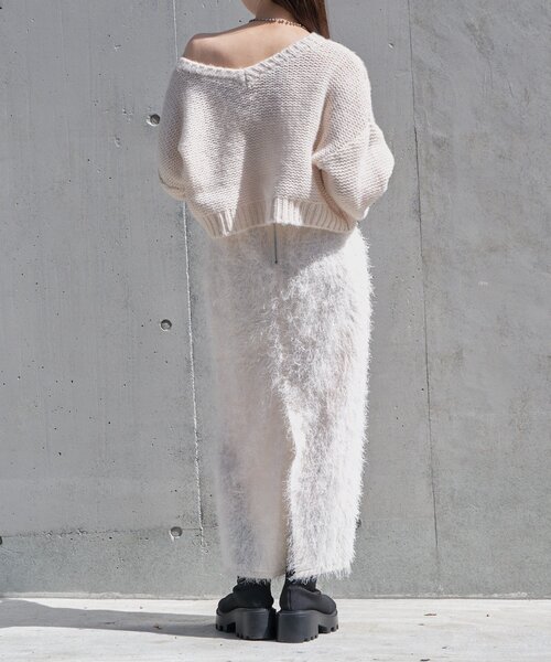 RAY CASSIN(レイカズン)の「前後2WAYループロゴルーズ短丈ニット(ニット/セーター・レディース・チャコールグレー/アイボリー/グリーン・FREE)」の16枚目の写真