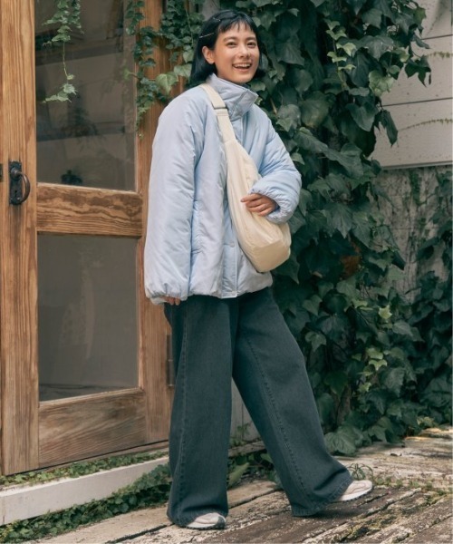 LBC(エルビーシー)の「スタンドネック中綿ブルゾン(ブルゾン・レディース・ブラック/ブルー/アイボリー・M/L)」の9枚目の写真