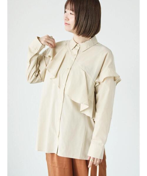 Lugnoncure(ルノンキュール)の「フリル付レギュラーシャツ(シャツ/ブラウス・レディース・ブルー/ベージュ/オフホワイト・F)」の2枚目の写真