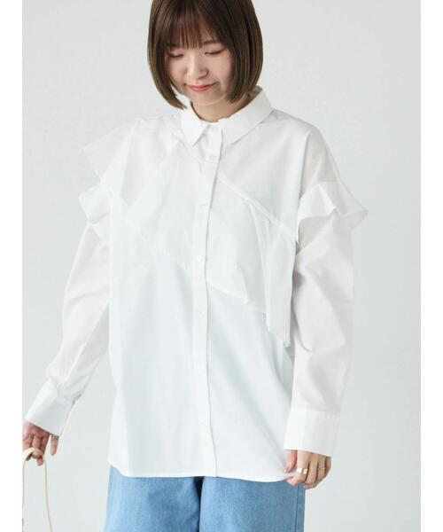 Lugnoncure(ルノンキュール)の「フリル付レギュラーシャツ(シャツ/ブラウス・レディース・ブルー/ベージュ/オフホワイト・F)」の1枚目の写真