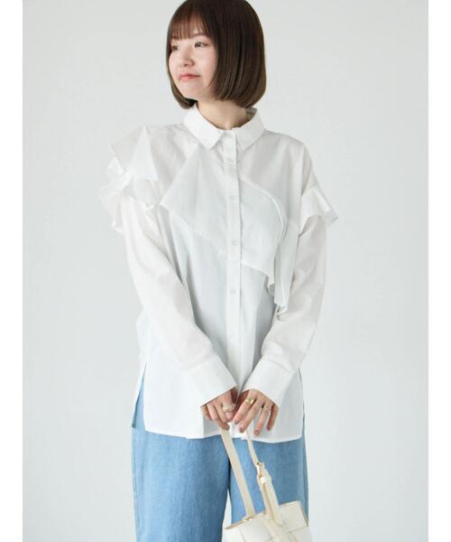 Lugnoncure(ルノンキュール)の「フリル付レギュラーシャツ(シャツ/ブラウス・レディース・ブルー/ベージュ/オフホワイト・F)」の7枚目の写真