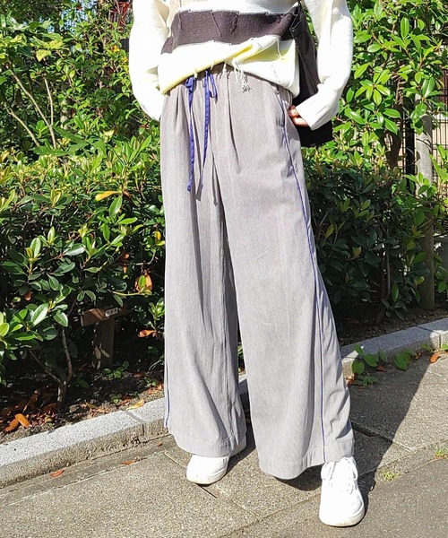 Q(キュー)の「ソフトコールパンツ(その他パンツ・レディース・ライトグレー/ベージュ・MEDIUM)」の2枚目の写真