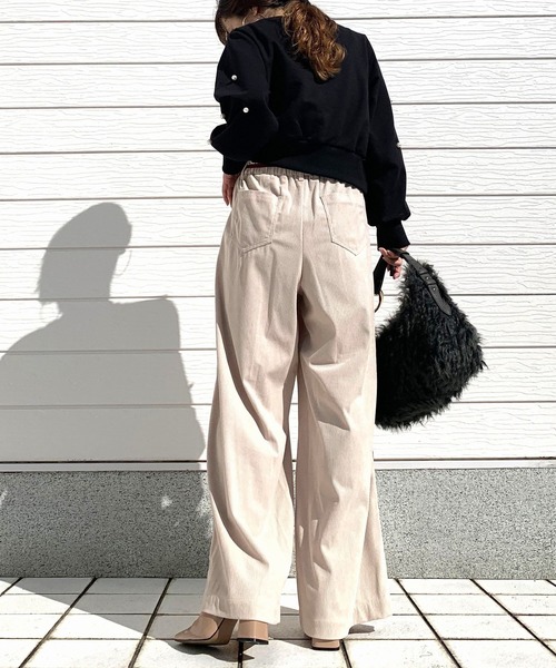 Q(キュー)の「ソフトコールパンツ(その他パンツ・レディース・ライトグレー/ベージュ・MEDIUM)」の19枚目の写真