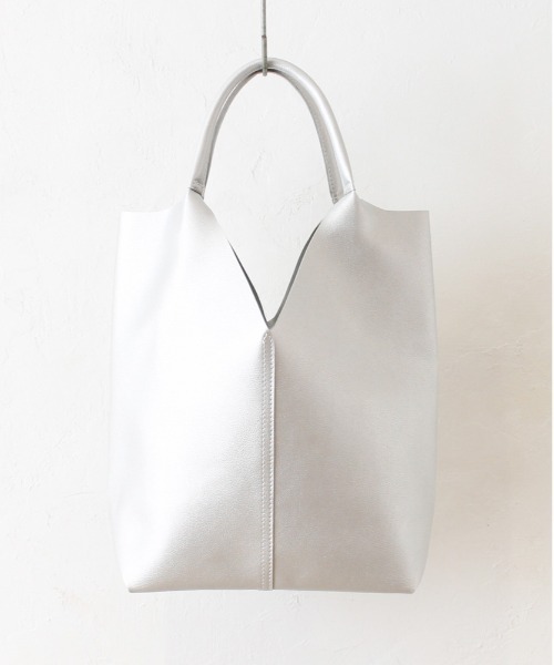 and it_（アンドイット）の「合皮トライアングルカットトート（トートバッグ・レディース・ブラック/シルバー/グレイッシュベージュ/アイボリー/グレー・FREE）」の5枚目の写真