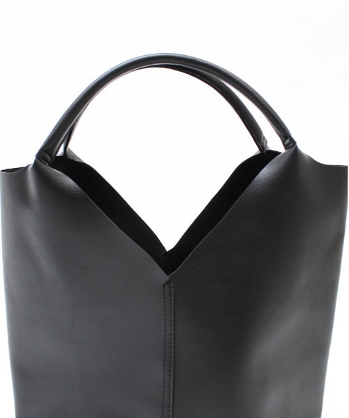 and it_（アンドイット）の「合皮トライアングルカットトート（トートバッグ・レディース・ブラック/シルバー/グレイッシュベージュ/アイボリー/グレー・FREE）」の12枚目の写真
