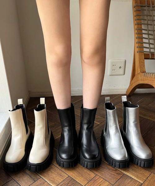 shopnikoniko（ショップニコニコ）の「サイドゴアブーツ ボリュームソール フラット 厚底 チェルシーブーツ（ブーツ・レディース・ブラック/アイボリー/シルバー・S/M/L/LL）」の5枚目の写真