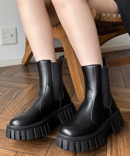 shopnikoniko（ショップニコニコ）の「サイドゴアブーツ ボリュームソール フラット 厚底 チェルシーブーツ（ブーツ・レディース・ブラック/アイボリー/シルバー・S/M/L/LL）」の7枚目の写真