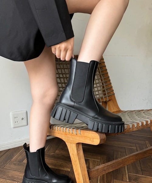 shopnikoniko（ショップニコニコ）の「サイドゴアブーツ ボリュームソール フラット 厚底 チェルシーブーツ（ブーツ・レディース・ブラック/アイボリー/シルバー・S/M/L/LL）」の9枚目の写真