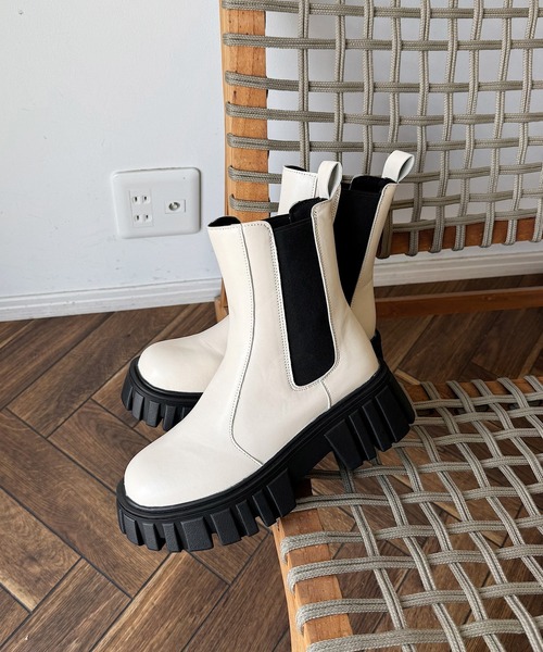 shopnikoniko（ショップニコニコ）の「サイドゴアブーツ ボリュームソール フラット 厚底 チェルシーブーツ（ブーツ・レディース・ブラック/アイボリー/シルバー・S/M/L/LL）」の20枚目の写真