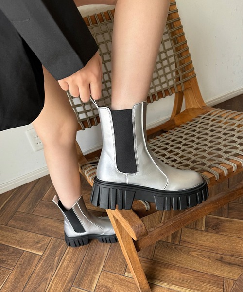 shopnikoniko（ショップニコニコ）の「サイドゴアブーツ ボリュームソール フラット 厚底 チェルシーブーツ（ブーツ・レディース・ブラック/アイボリー/シルバー・S/M/L/LL）」の17枚目の写真