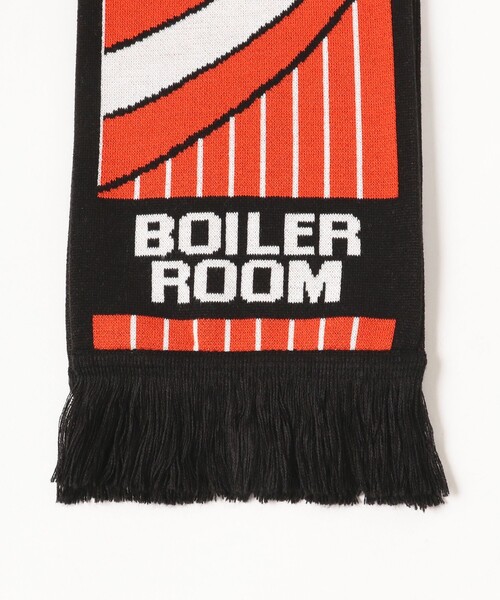 BEAMS T（ビームスティー）の「BOILER ROOM / Forza Scarf（マフラー・メンズ・レッド・ONE SIZE）」の3枚目の写真