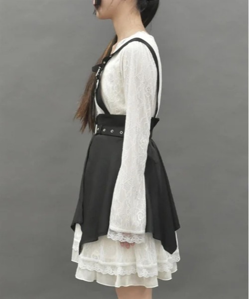 axes femme POETIQUE(アクシーズファムポエティック)の「ハーネスベルト付レースワンピース(ワンピース・レディース・ホワイト/ブラック/ブルーグレー・MEDIUM)」の5枚目の写真