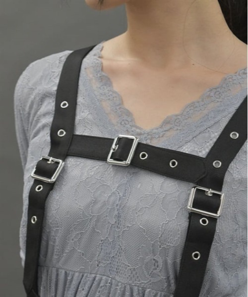 axes femme POETIQUE(アクシーズファムポエティック)の「ハーネスベルト付レースワンピース(ワンピース・レディース・ホワイト/ブラック/ブルーグレー・MEDIUM)」の8枚目の写真