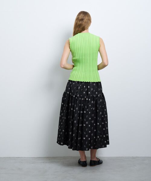 LANVIN en Bleu(ランバンオンブルー)の「アイレットリブノースリーブニット(ニット/セーター・レディース・レッド/ライトカーキ/グレー・38)」の6枚目の写真