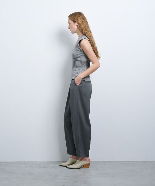 LANVIN en Bleu(ランバンオンブルー)の「アイレットリブノースリーブニット(ニット/セーター・レディース・レッド/ライトカーキ/グレー・38)」の18枚目の写真