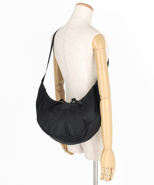 FREAK'S STORE(フリークスストア)の「<予約再開>GREGORY × FREAK'S STORE/グレゴリー 別注LAUGHING SHOULDER BAG L QUILT/別注ラフィンバッグ ショルダーバッグ L キルト(ショルダーバッグ・レディース・ブラック・ONE SIZE)」の2枚目の写真