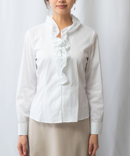 NARACAMICIE（ナラカミーチェ）の「【NARACAMICIE】ストレッチブロードフリル衿長袖シャツ（シャツ/ブラウス・レディース・ホワイト・M/L/XL/S）」の2枚目の写真