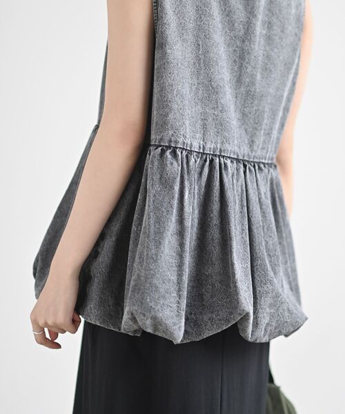 rps(アールピーエス)の「裾バルーン前リボンデニムベスト(ベスト・レディース・ブラック/サックスブルー/ブルー・フリー)」の9枚目の写真