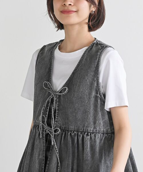 rps(アールピーエス)の「裾バルーン前リボンデニムベスト(ベスト・レディース・ブラック/サックスブルー/ブルー・フリー)」の12枚目の写真