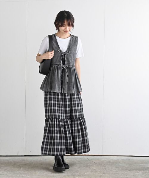 rps(アールピーエス)の「裾バルーン前リボンデニムベスト(ベスト・レディース・ブラック/サックスブルー/ブルー・フリー)」の13枚目の写真