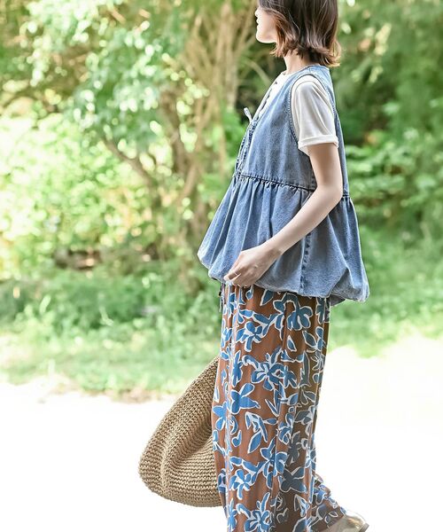 rps(アールピーエス)の「裾バルーン前リボンデニムベスト(ベスト・レディース・ブラック/サックスブルー/ブルー・フリー)」の15枚目の写真