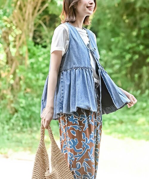 rps(アールピーエス)の「裾バルーン前リボンデニムベスト(ベスト・レディース・ブラック/サックスブルー/ブルー・フリー)」の17枚目の写真