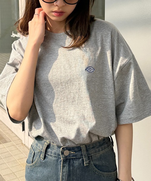 Dickies(ディッキーズ)の「【Dickies】ワンポイント プリントTシャツ 別注 5222-TTMDK1(Tシャツ/カットソー・レディース・ホワイト/ブラック系1/グレー系1/グレー/ホワイト系1/ブラック・XS/S/M/L/LL)」の1枚目の写真