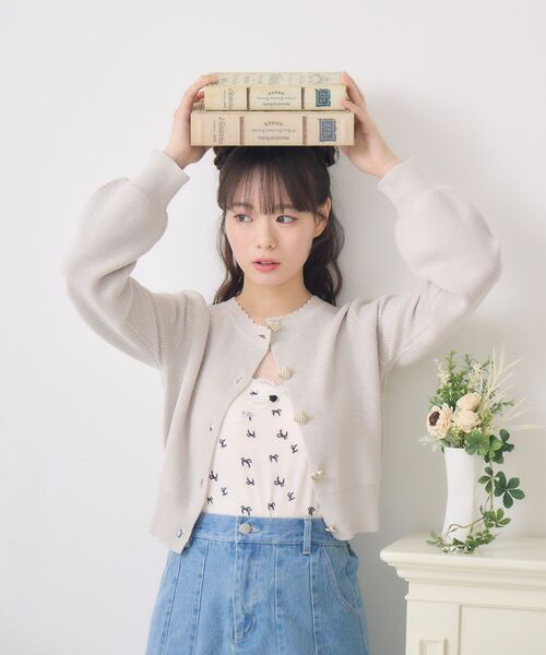 ems excite（エムズエキサイト）の「ハート釦NTカーデ（ニット/セーター・レディース・ブラック系その他3/ナチュラル/ブルー/レッド・FREE）」の5枚目の写真