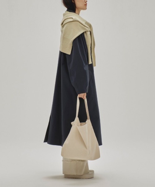 TODAYFUL(トゥデイフル)の「TODAYFUL Soutiencollar Spring Coat 12510004(ステンカラーコート・レディース・ネイビー/グリーン/オフホワイト・36/38)」の18枚目の写真