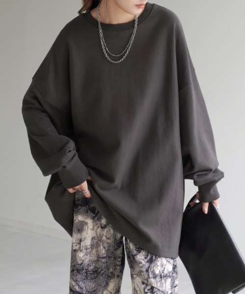 HUG.U（ハグユー）の「オーバーサイズスウェット（スウェット・レディース・ライトグレー/グリーン/ダークグレー/オレンジ/イエロー/ブラック/ライトピンク/ライトブルー/アイボリー/ブルー・FREE）」の4枚目の写真