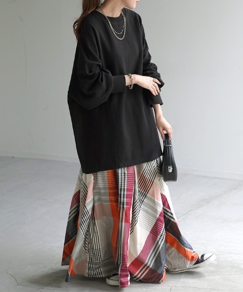 HUG.U（ハグユー）の「オーバーサイズスウェット（スウェット・レディース・ライトグレー/グリーン/ダークグレー/オレンジ/イエロー/ブラック/ライトピンク/ライトブルー/アイボリー/ブルー・FREE）」の21枚目の写真