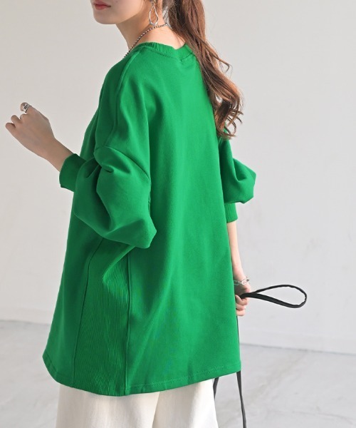 HUG.U（ハグユー）の「オーバーサイズスウェット（スウェット・レディース・ライトグレー/グリーン/ダークグレー/オレンジ/イエロー/ブラック/ライトピンク/ライトブルー/アイボリー/ブルー・FREE）」の12枚目の写真