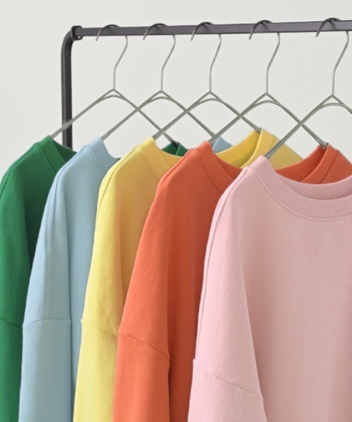 HUG.U（ハグユー）の「オーバーサイズスウェット（スウェット・レディース・ライトグレー/グリーン/ダークグレー/オレンジ/イエロー/ブラック/ライトピンク/ライトブルー/アイボリー/ブルー・FREE）」の22枚目の写真
