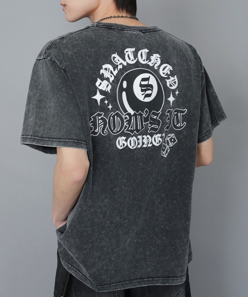 SPINNS（スピンズ）の「バックプリントストリートTシャツ/8ボール（Tシャツ/カットソー・メンズ・ホワイト/ブラック/ピンク系その他/ブラック系その他・ONESIZE）」の3枚目の写真