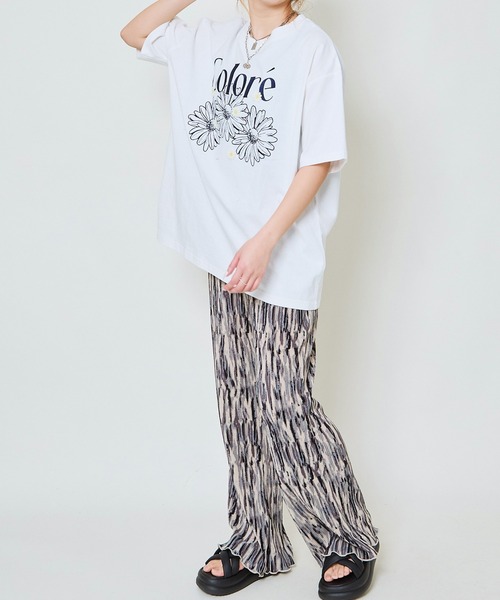GORGE(ゴージ)の「《フラワー刺しゅう×ロゴ映え》ルーズTシャツ(Tシャツ/カットソー・レディース・スミクロ/ネイビー/オフホワイト/ボルドー・F)」の15枚目の写真