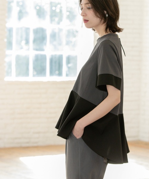 OPAQUE.CLIP(オペークドットクリップ)の「ペプラム切替ドッキングトップス【洗濯機洗い可】(Tシャツ/カットソー・レディース・ブラック/チャコール/ベージュ系4/ホワイト・00)」の8枚目の写真