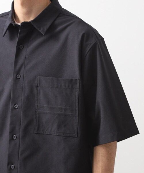 THE SHOP TK （ザ ショップ ティーケー ）の「パーフェクテックツイル5分袖シャツ【セットアップ可/吸水速乾/UVカット/アンチピリング】（シャツ/ブラウス・メンズ・チャコールグレー/ブラック・03/02/04）」の18枚目の写真