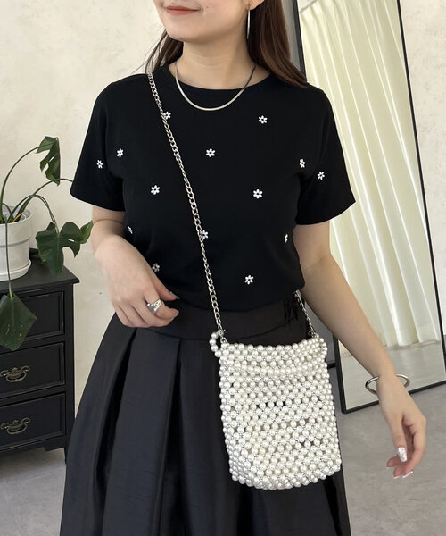 prose verse（プロズヴェール）の「フラワー刺繍Tシャツ（Tシャツ/カットソー・レディース・ブラック/オフホワイト・MEDIUM/LARGE）」の2枚目の写真