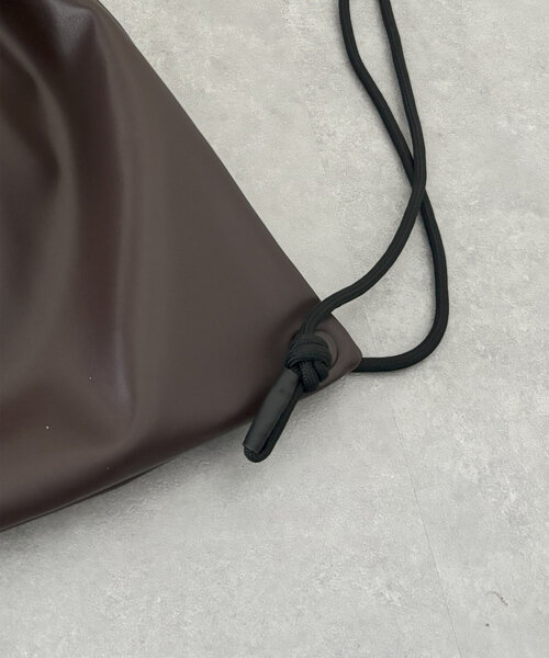 Thevon（ゼボン）の「合皮ナップサック（バックパック/リュック・レディース・アイボリー/ブラック/ダークブラウン・FREE）」の22枚目の写真