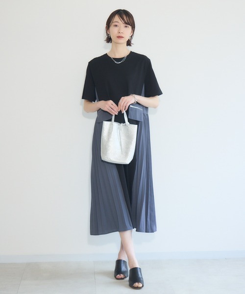 Paradise Picnic（パラダイスピクニック）の「サイドプリーツ異素材ワンピース（ワンピース・レディース・ネイビー/ブラック・FREE）」の4枚目の写真