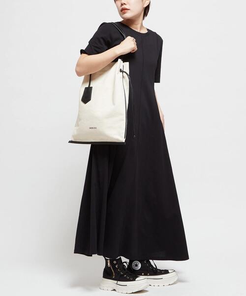 CONVERSE TOKYO(コンバーストウキョウ)の「BACK OPEN FLARE DRESS(ワンピース・レディース・ブラック/オレンジ/ブラウン・FREE)」の9枚目の写真