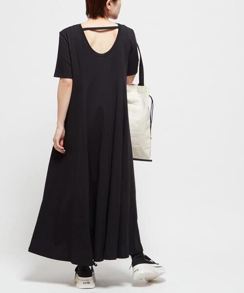 CONVERSE TOKYO(コンバーストウキョウ)の「BACK OPEN FLARE DRESS(ワンピース・レディース・ブラック/オレンジ/ブラウン・FREE)」の10枚目の写真