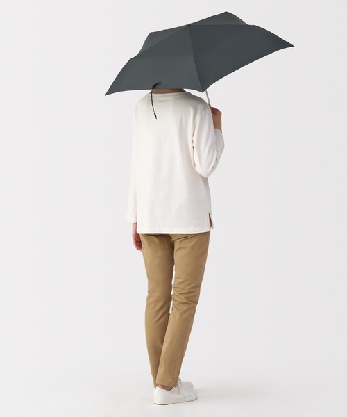 無印良品（ムジルシリョウヒン）の「晴雨兼用　軽量　折りたたみ傘（折りたたみ傘・レディース・ブルー系/ブラック/アイボリー/ライトピンク・50cm）」の20枚目の写真