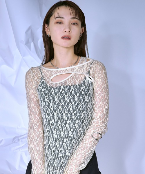 Ezick（エジック）の「Cut out piping レースプルオーバー（Tシャツ/カットソー・レディース・ブラック/ベージュ/レッド/オフホワイト・FREE）」の5枚目の写真